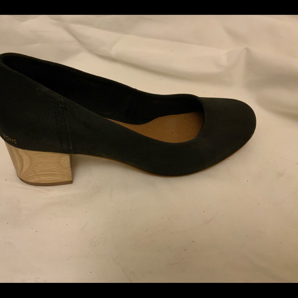 Toms Beverly Women's Black Pumps wooden heels Sz 8M